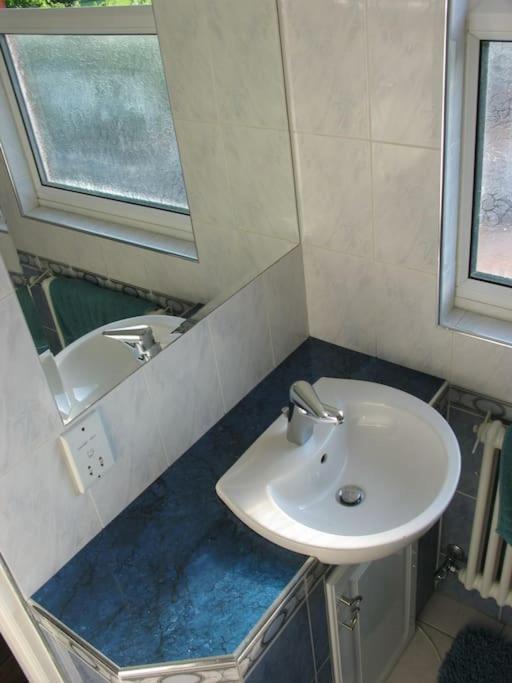 Modern Cosy Private Studio, Wifi, Ip-Tv, Must See รอมฟอร์ด ภายนอก รูปภาพ