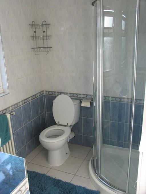 Modern Cosy Private Studio, Wifi, Ip-Tv, Must See รอมฟอร์ด ภายนอก รูปภาพ